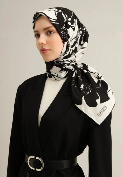 Armine Sura İpek Eşarp 9344-44 Siyah Karışık Desen
