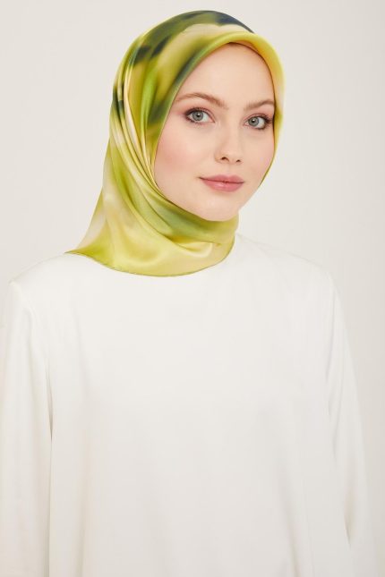 Armine Yağ Yeşili-Turkuaz Geçişli Çiçek Desen Tivil İpek Eşarp 9124-80